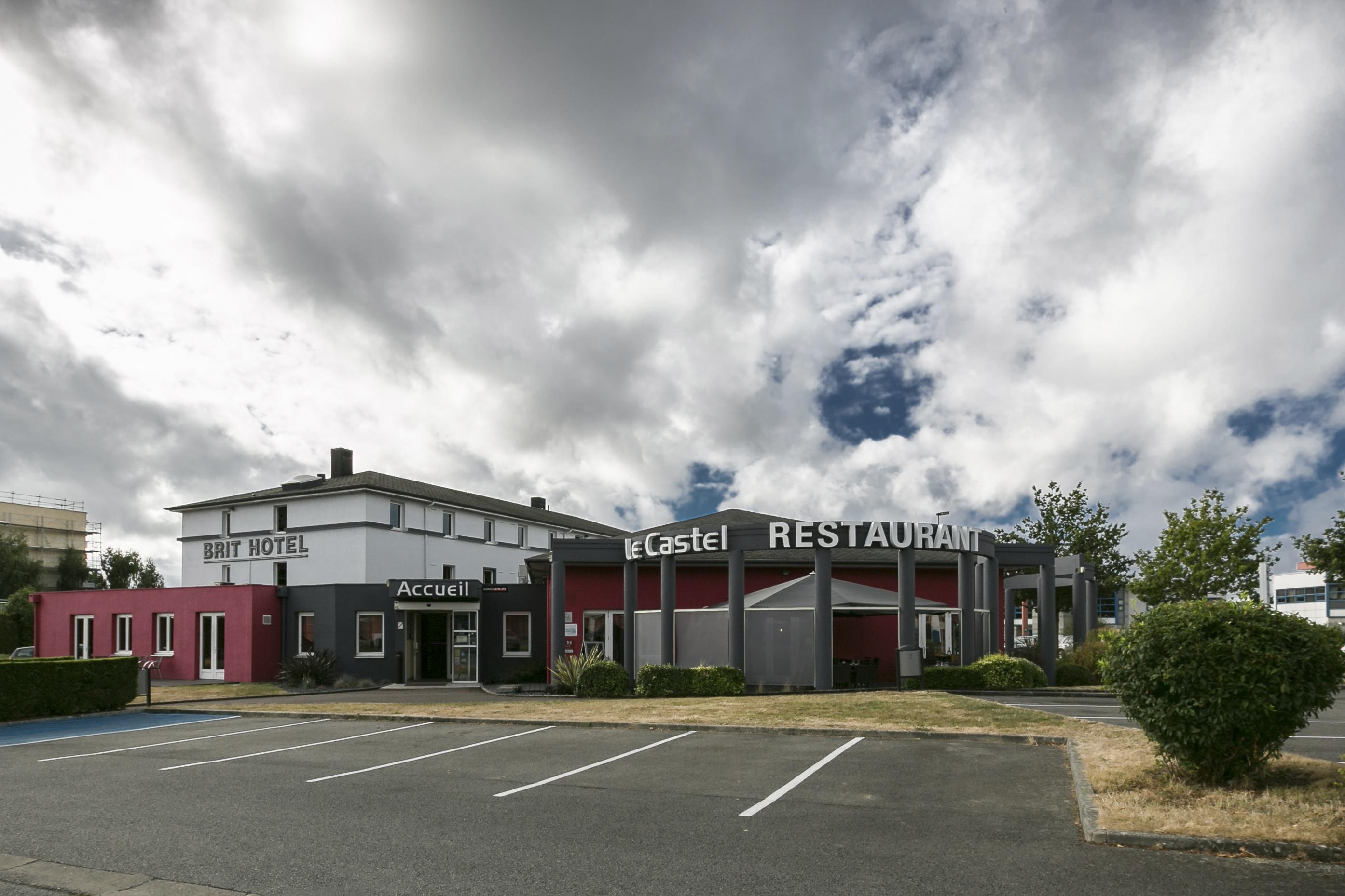 Brit Hotel Rennes Le Castel Exterior foto