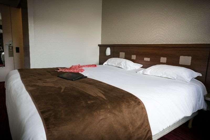 Brit Hotel Rennes Le Castel Zimmer foto